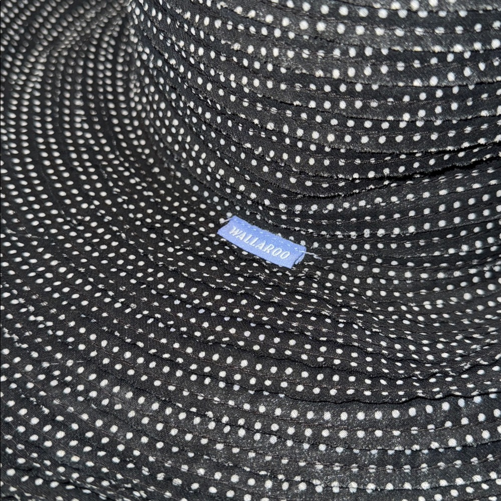 Wallaroo Hat Company Scrunchie travel / beach hat - like new! - Picture 2 of 7